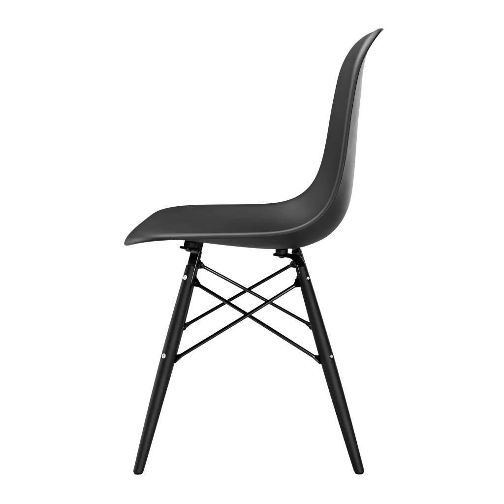 eames-dswinjetado-preto-3.webp