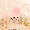 9. 5755 SILLA EAMES ROSADO PATAS DSW MAD.webp